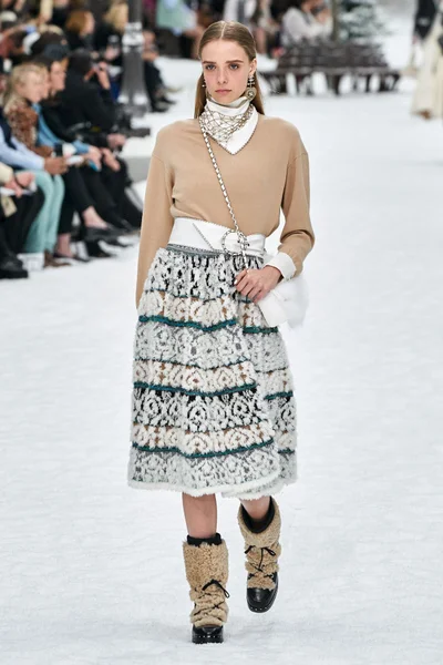 Look 23